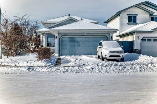 302 Applewood Drive Se, Calgary, AB - Outdoor