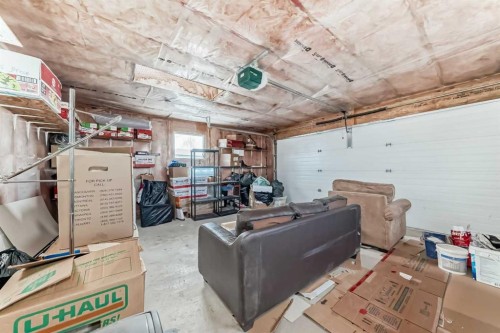 302 Applewood Drive Se, Calgary, AB - Indoor Photo Showing Garage