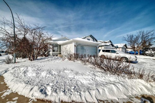 302 Applewood Drive Se, Calgary, AB - Outdoor