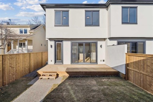 607 29 Avenue Nw, Calgary, AB - Outdoor With Exterior