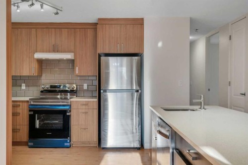 102 Huntham Place Ne, Calgary, AB - Indoor Photo Showing Kitchen