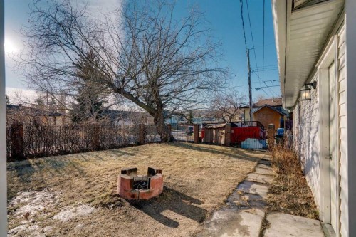 102 Huntham Place Ne, Calgary, AB - Outdoor