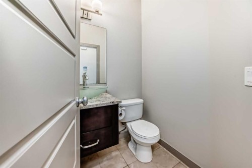 47 Evansglen Circle Nw, Calgary, AB - Indoor Photo Showing Bathroom