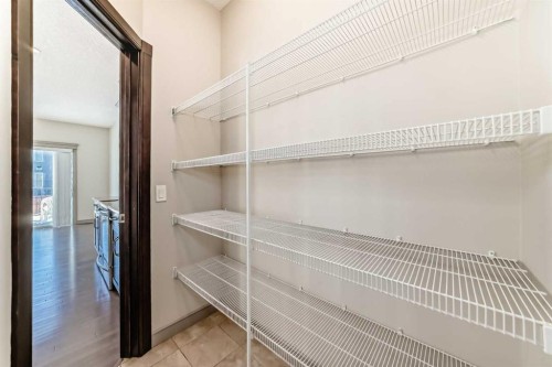 47 Evansglen Circle Nw, Calgary, AB - Indoor With Storage