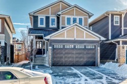 47 Evansglen Circle NW Calgary, AB T3P 0W7