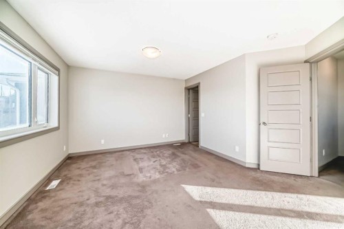 47 Evansglen Circle Nw, Calgary, AB - Indoor Photo Showing Other Room
