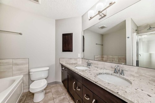 47 Evansglen Circle Nw, Calgary, AB - Indoor Photo Showing Bathroom