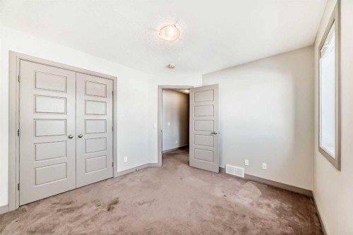 47 Evansglen Circle Nw, Calgary, AB - Indoor Photo Showing Other Room