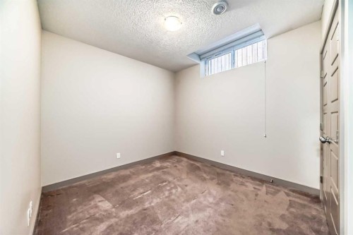 47 Evansglen Circle Nw, Calgary, AB - Indoor Photo Showing Other Room