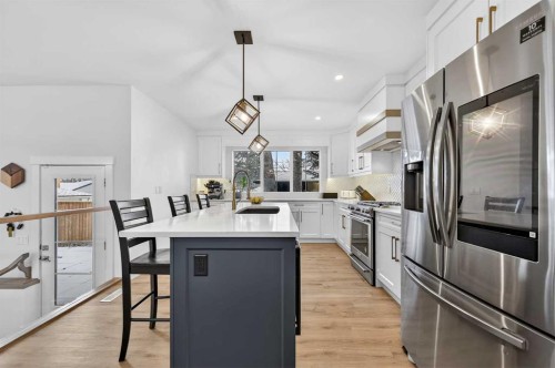 2720 41 Street Sw, Calgary, AB 