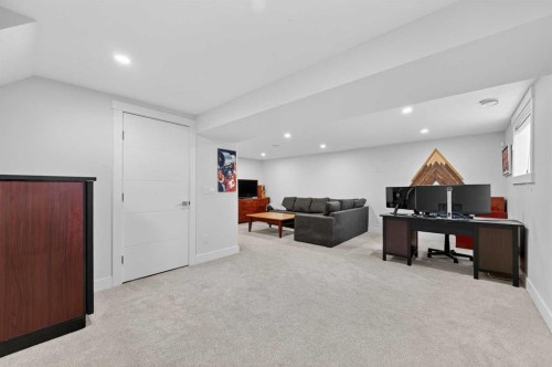 2720 41 Street Sw, Calgary, AB 