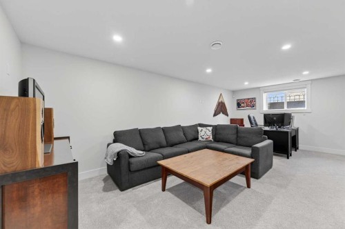 2720 41 Street Sw, Calgary, AB 