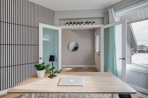 27 Everoak Bay Sw, Calgary, AB - Indoor Photo Showing Other Room