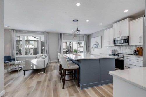 27 Everoak Bay Sw, Calgary, AB - Indoor Photo Showing Kitchen With Upgraded Kitchen