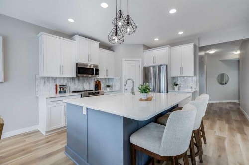 27 Everoak Bay Sw, Calgary, AB - Indoor Photo Showing Kitchen With Stainless Steel Kitchen With Upgraded Kitchen