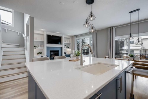 27 Everoak Bay Sw, Calgary, AB - Indoor Photo Showing Kitchen With Upgraded Kitchen