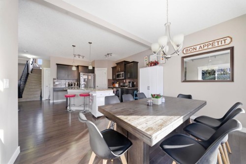 639 Copperpond Circle Se, Calgary, AB - Indoor Photo Showing Dining Room