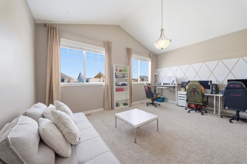 639 Copperpond Circle Se, Calgary, AB - Indoor