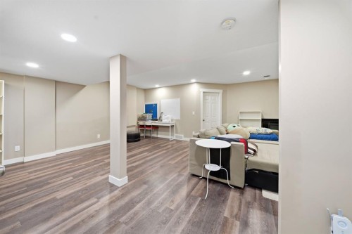 639 Copperpond Circle Se, Calgary, AB - Indoor