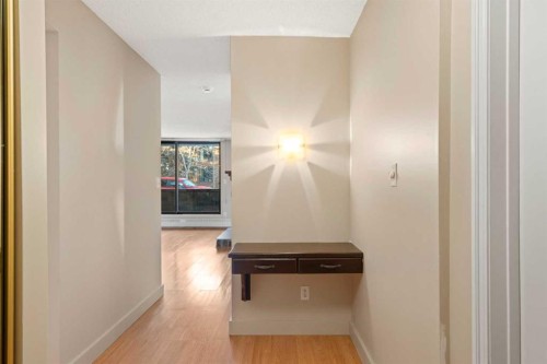 105-345 4 Avenue Ne, Calgary, AB - Indoor Photo Showing Other Room