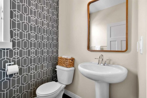 346 Cooperstown Common Sw, Airdrie, AB - Indoor Photo Showing Bathroom