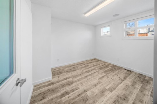 156 9 Street Ne, Calgary, AB - Indoor Photo Showing Other Room