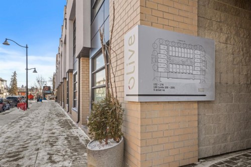156 9 Street Ne, Calgary, AB - Outdoor