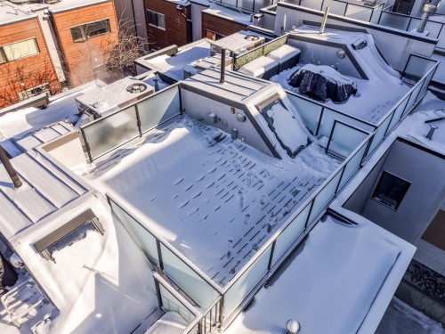 156 9 Street Ne, Calgary, AB - Outdoor With Balcony