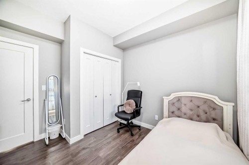 405-10 Walgrove Se, Calgary, AB - Indoor Photo Showing Bedroom