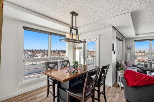 619-8710 Horton Road Sw, Calgary, AB - Indoor Photo Showing Other Room