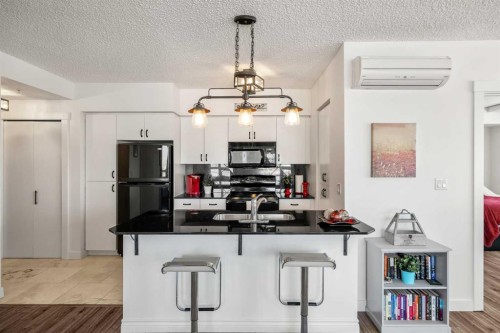 619-8710 Horton Road Sw, Calgary, AB - Indoor Photo Showing Kitchen