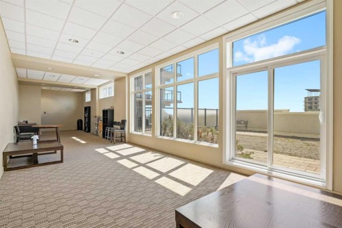 619-8710 Horton Road Sw, Calgary, AB - Indoor Photo Showing Other Room