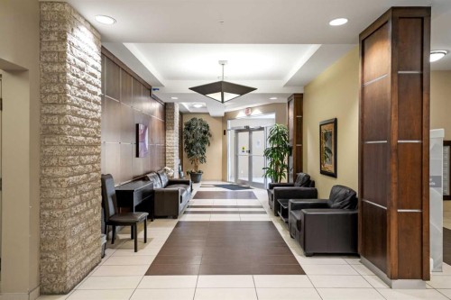 619-8710 Horton Road Sw, Calgary, AB - Indoor Photo Showing Other Room