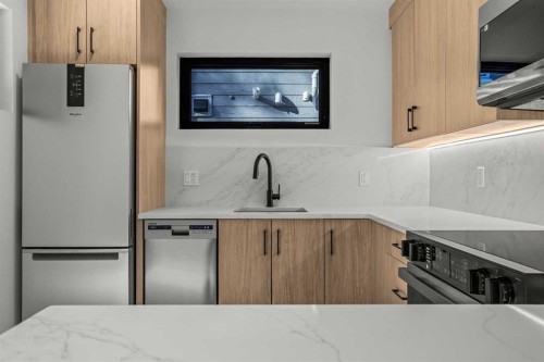 723 3Rd Street, Canmore, AB - Indoor Photo Showing Kitchen