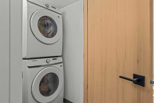 723 3Rd Street, Canmore, AB - Indoor Photo Showing Laundry Room