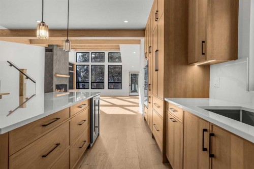 723 3Rd Street, Canmore, AB - Indoor Photo Showing Kitchen With Upgraded Kitchen