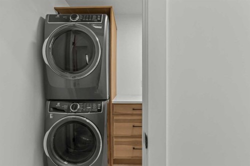 723 3Rd Street, Canmore, AB - Indoor Photo Showing Laundry Room