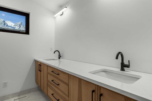 723 3Rd Street, Canmore, AB - Indoor Photo Showing Other Room