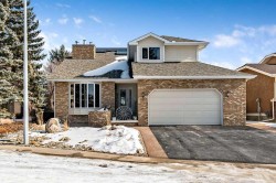162 Woodbend Way  Okotoks, AB T1S 1M1