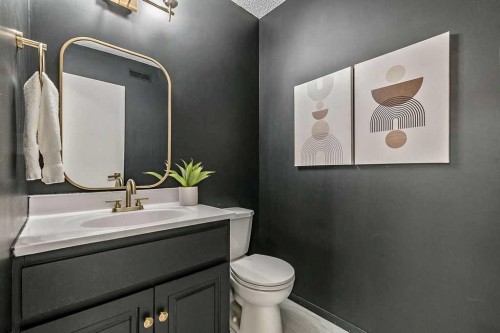 162 Woodbend Way, Okotoks, AB - Indoor Photo Showing Bathroom