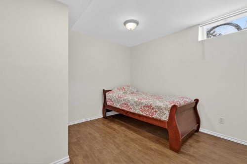 139 Hodson Crescent, Okotoks, AB - Indoor Photo Showing Bedroom
