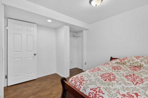 139 Hodson Crescent, Okotoks, AB - Indoor Photo Showing Bedroom