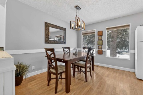 139 Hodson Crescent, Okotoks, AB - Indoor Photo Showing Dining Room