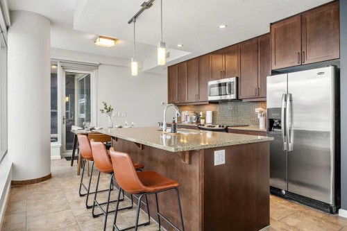802-211 13 Avenue Se, Calgary, AB - Indoor Photo Showing Kitchen With Upgraded Kitchen