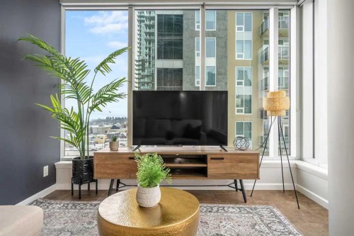 802-211 13 Avenue Se, Calgary, AB - Indoor Photo Showing Living Room
