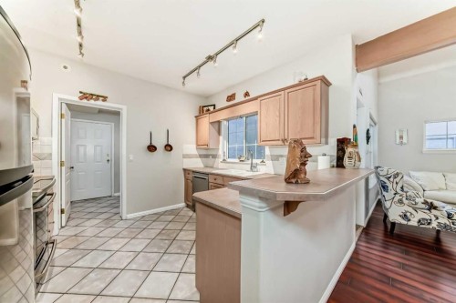 1906 Patterson View Sw, Calgary, AB - Indoor Photo Showing Kitchen