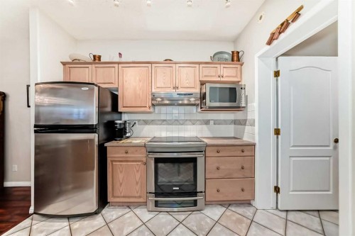 1906 Patterson View Sw, Calgary, AB - Indoor Photo Showing Kitchen