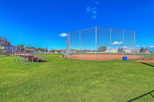 7-828 8 Avenue Ne, Calgary, AB - Outdoor