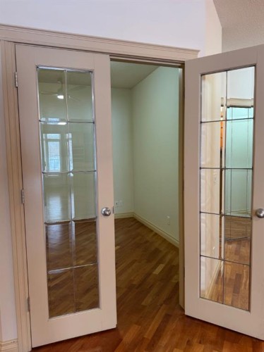 1108-24 Hemlock Crescent Sw, Calgary, AB - Indoor Photo Showing Other Room