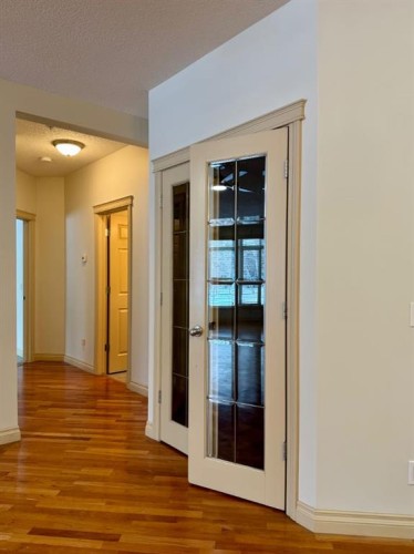 1108-24 Hemlock Crescent Sw, Calgary, AB - Indoor Photo Showing Other Room